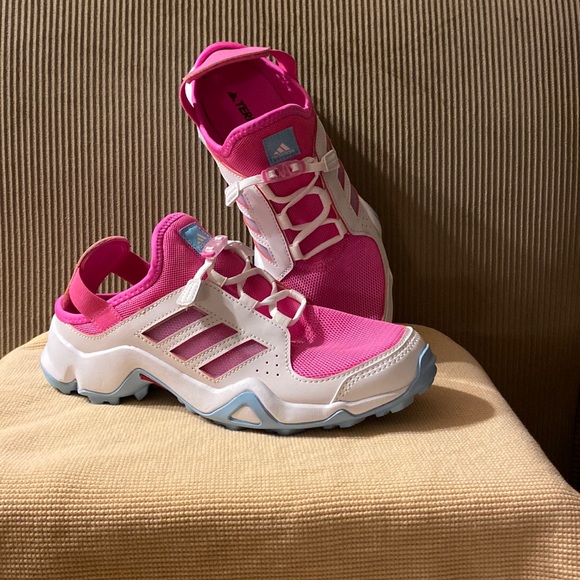 Girl’s Adidas Terrex Sneakers - Picture 1 of 11